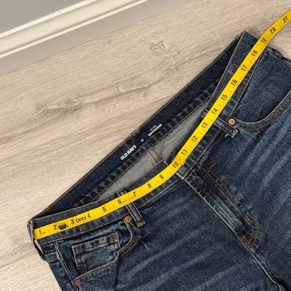 Old Navy Mid Rise Boyfriend Jeans Vina with Raw Hem Size 12 - Picture 4 of 13